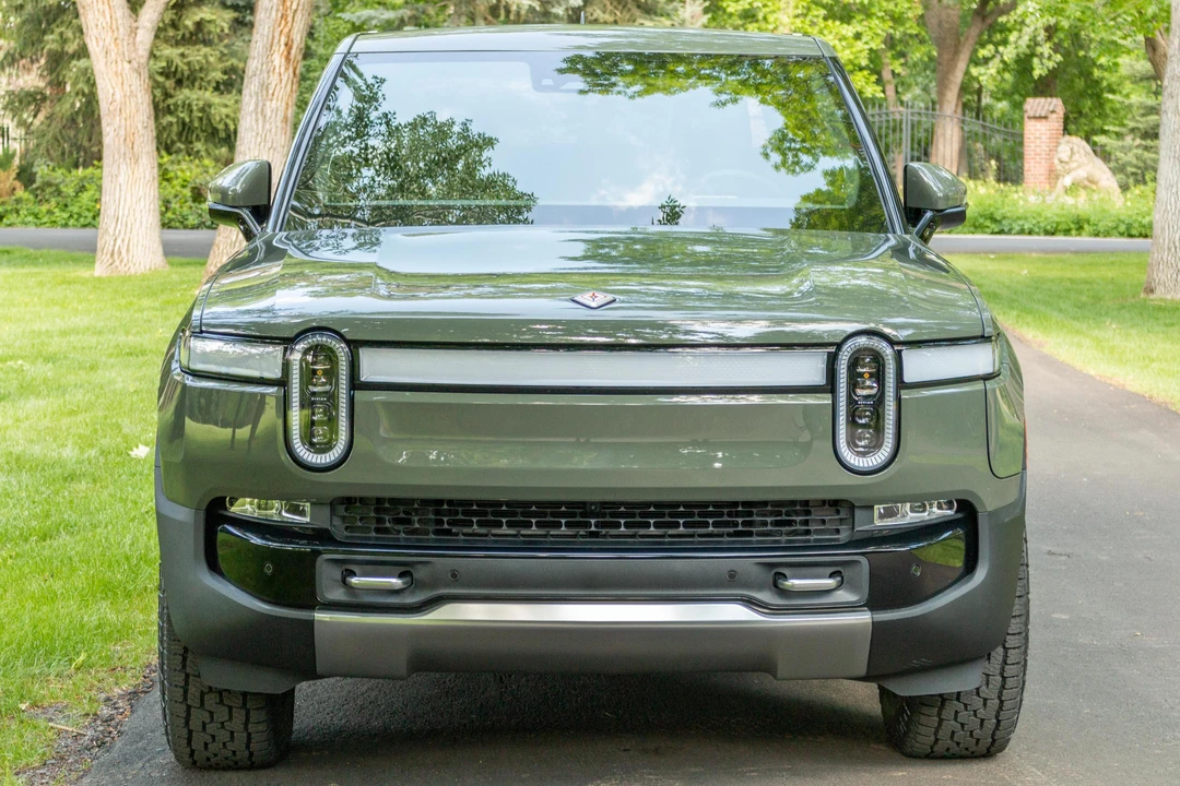 2022 Rivian R1T - Image 2 of 31