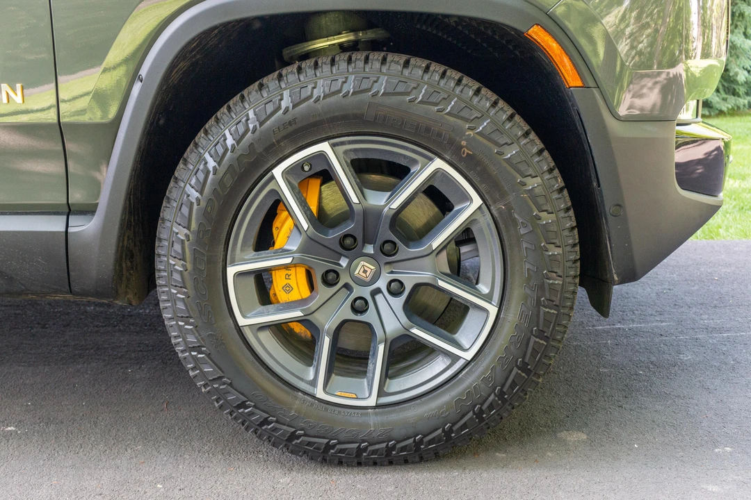 2022 Rivian R1T - Image 23 of 31