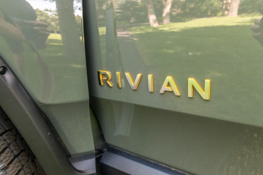 2022 Rivian R1T - Image 11 of 31