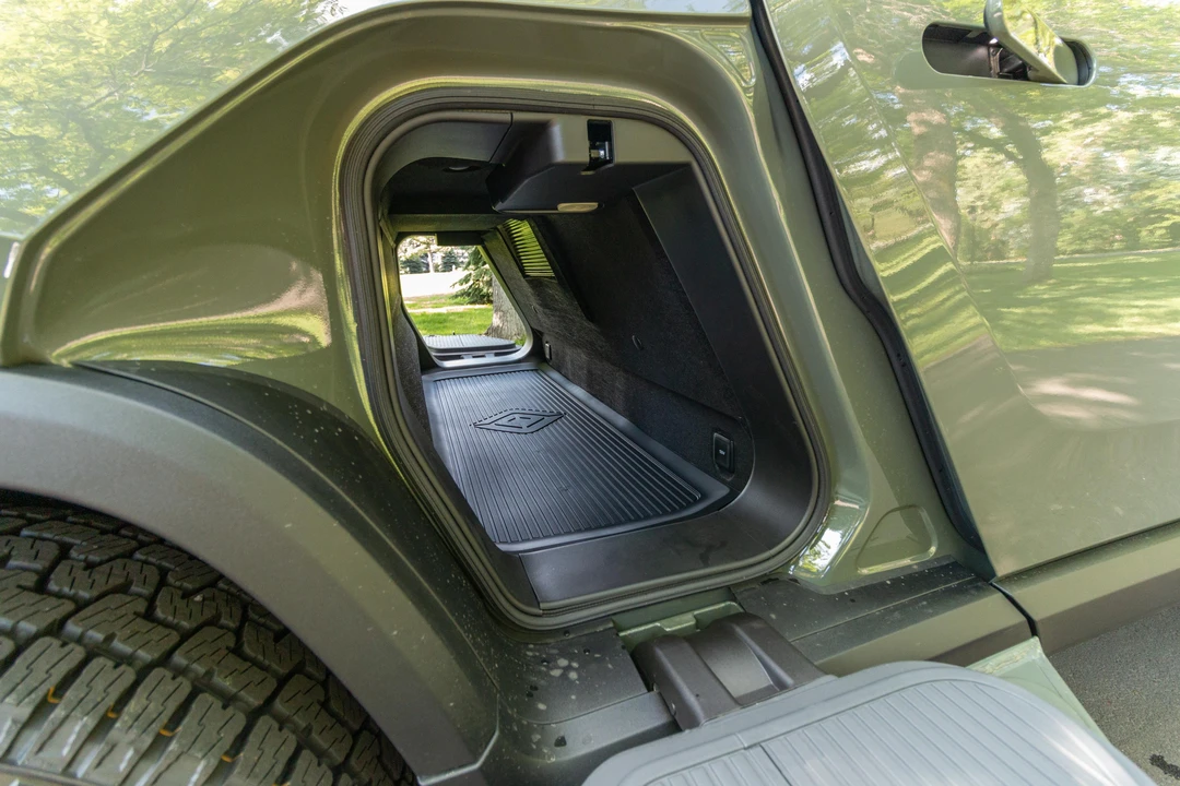 2022 Rivian R1T - Image 18 of 31