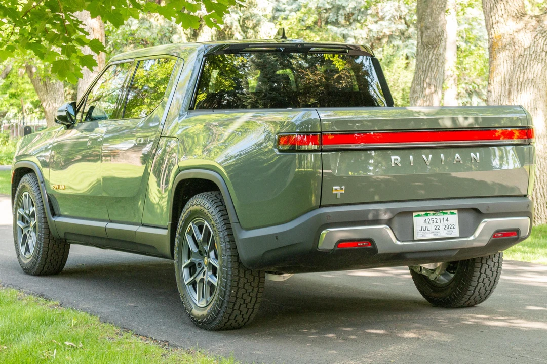 2022 Rivian R1T - Image 4 of 31
