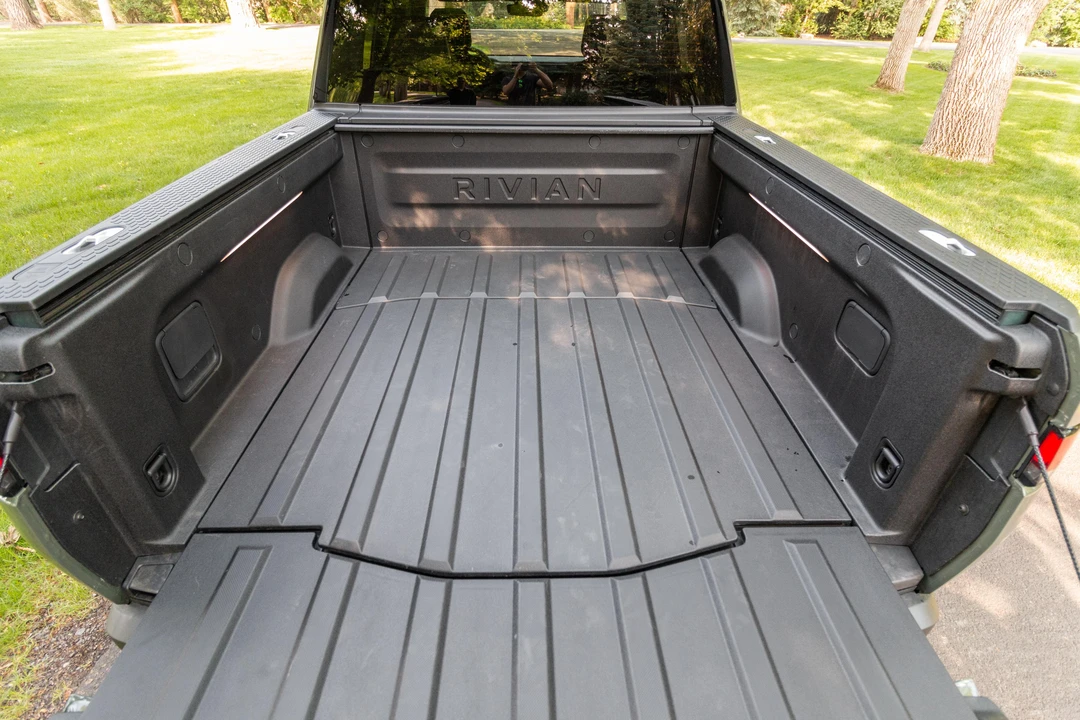 2022 Rivian R1T - Image 14 of 31