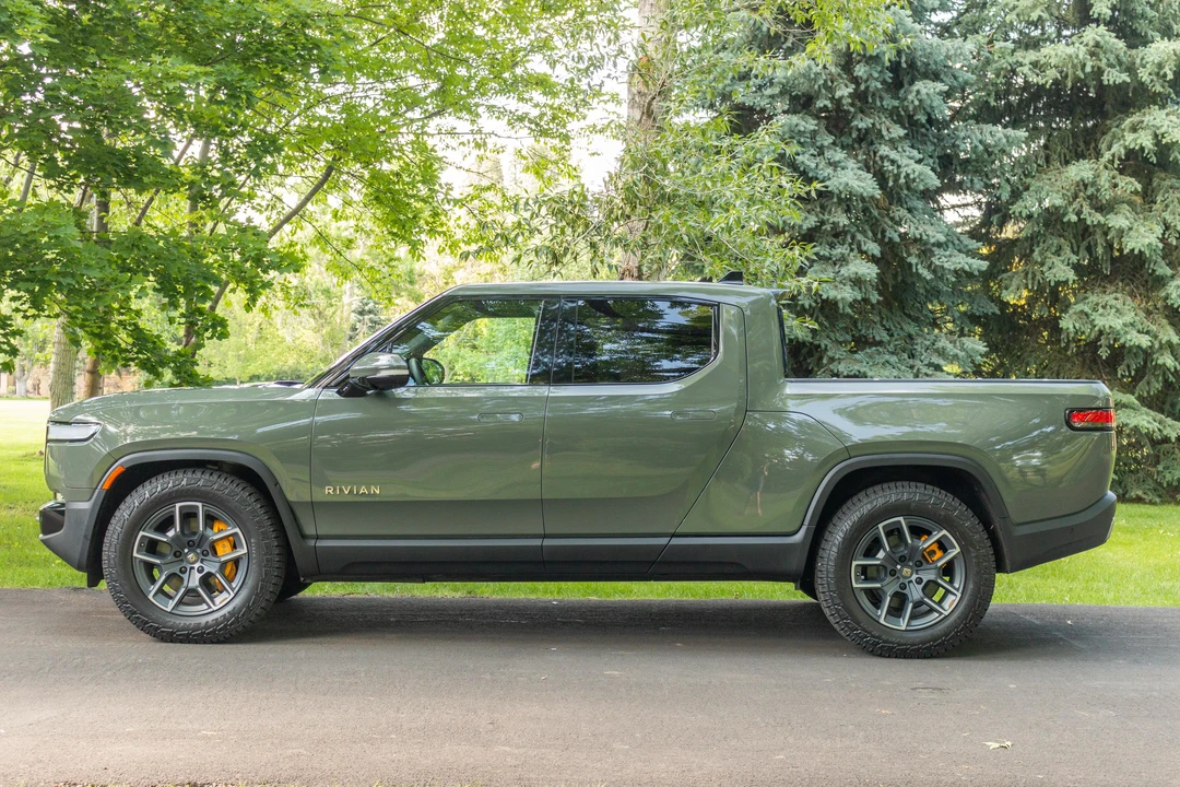 2022 Rivian R1T - Image 7 of 31