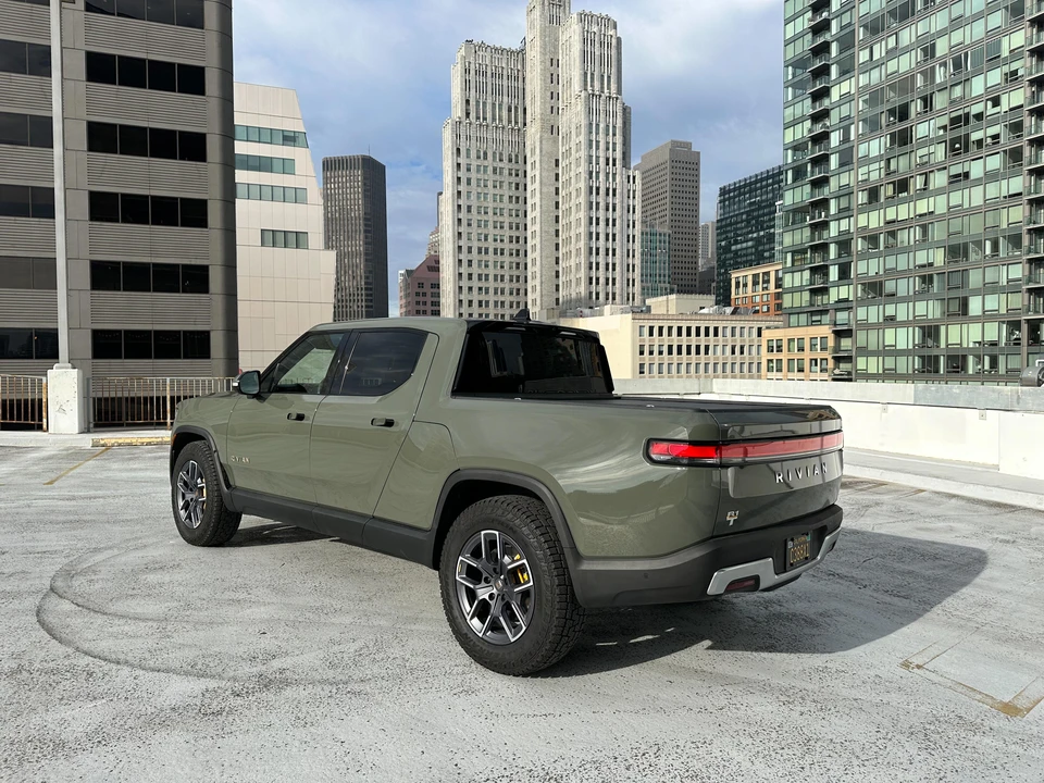 2022 Rivian R1T - Image 21 of 31