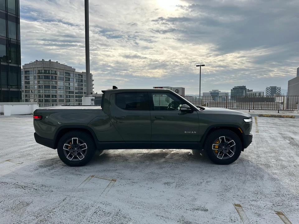 2022 Rivian R1T - Image 29 of 31