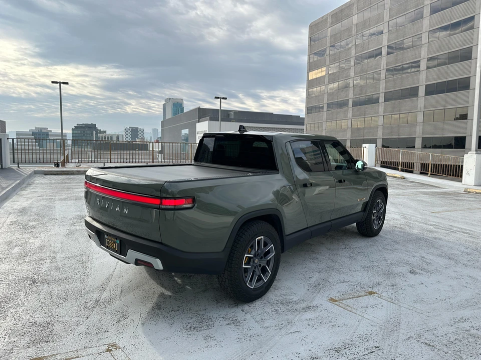2022 Rivian R1T - Image 27 of 31