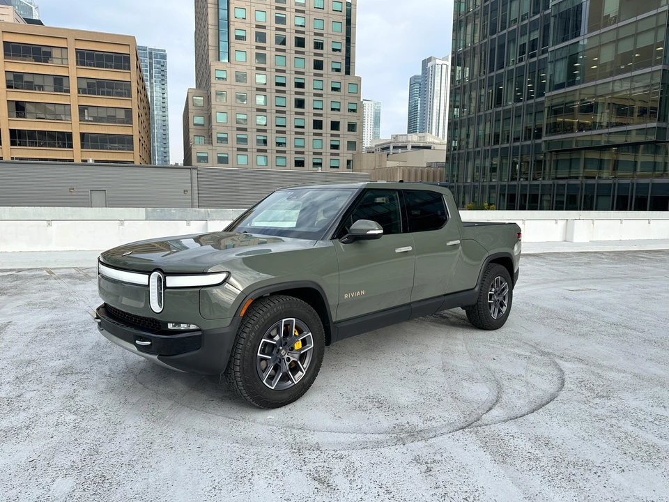 2022 Rivian R1T - Image 14 of 31