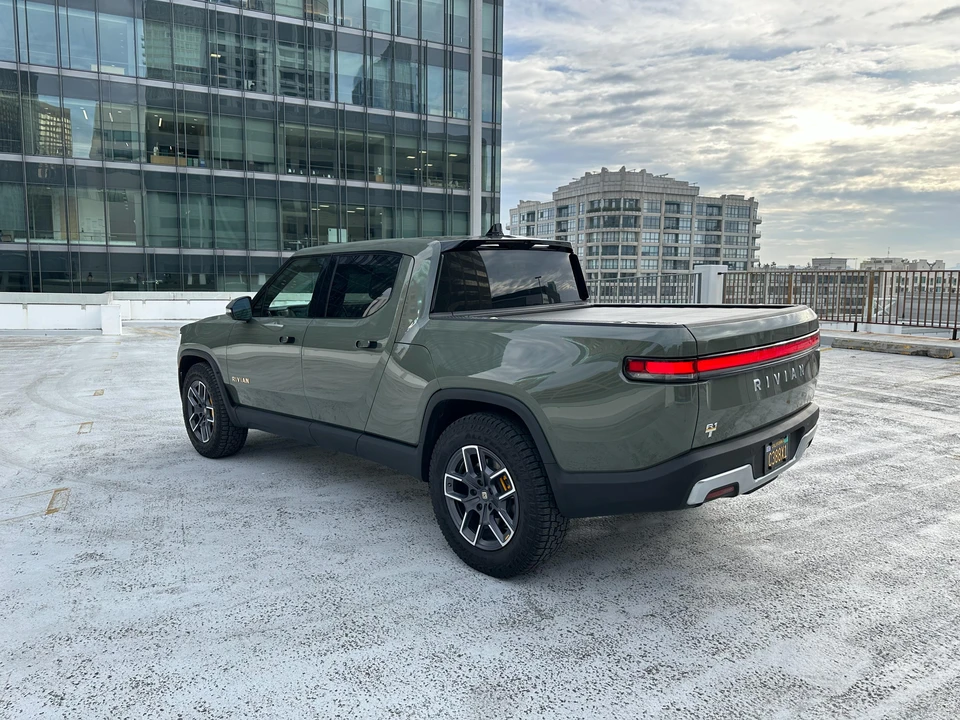 2022 Rivian R1T - Image 22 of 31