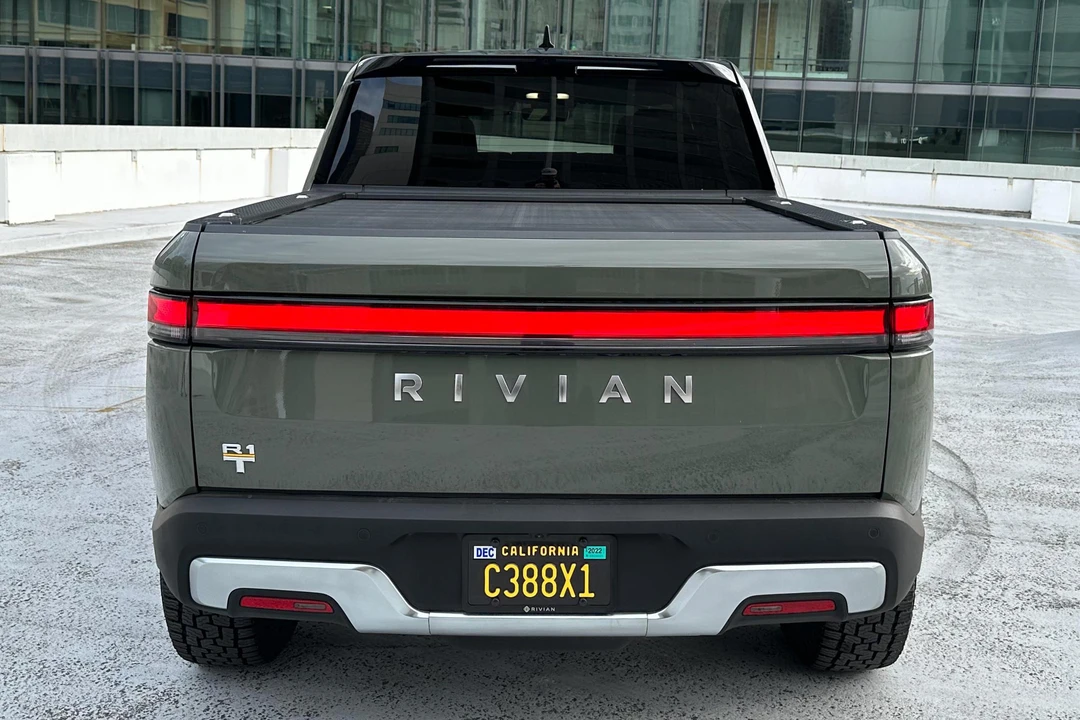 2022 Rivian R1T - Image 5 of 31