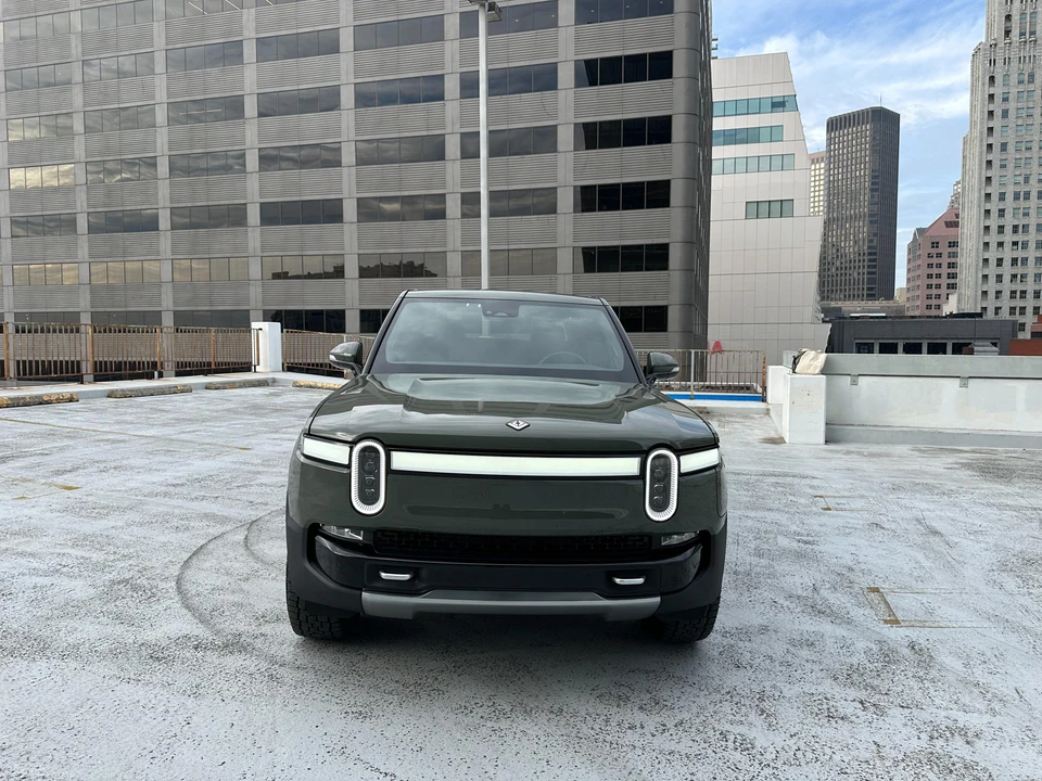 2022 Rivian R1T - Image 8 of 31