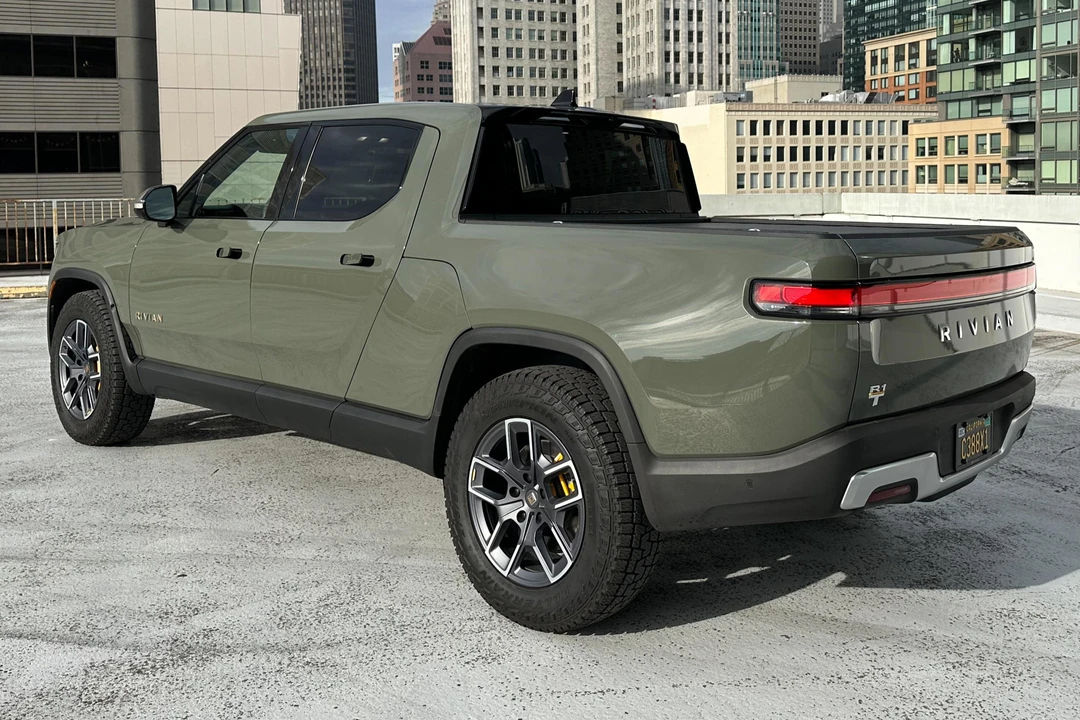 2022 Rivian R1T - Image 4 of 31