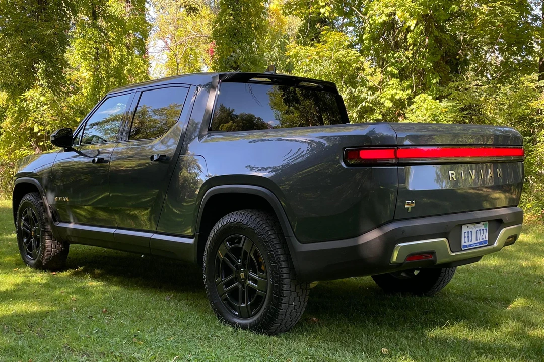 2022 Rivian R1T - Image 4 of 31