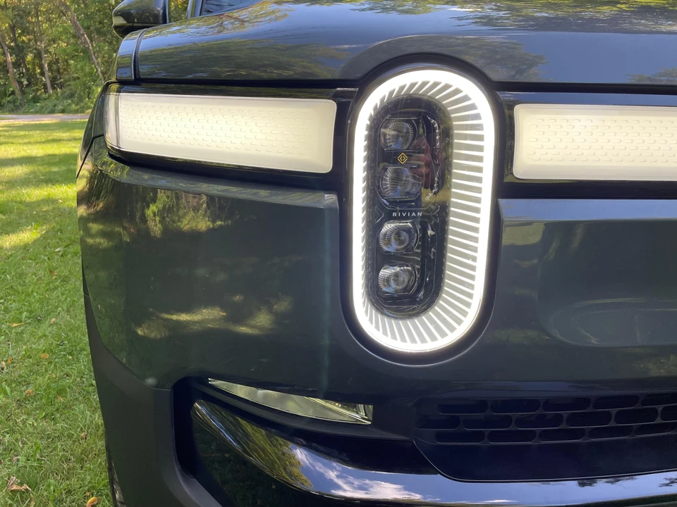 2022 Rivian R1T - Image 18 of 31