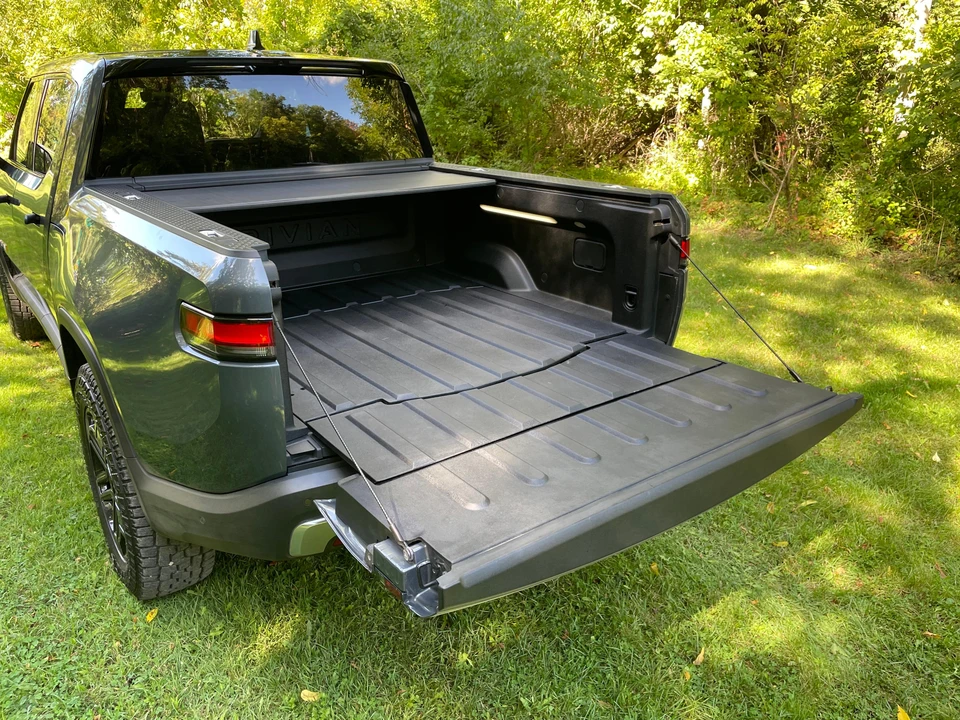 2022 Rivian R1T - Image 8 of 31
