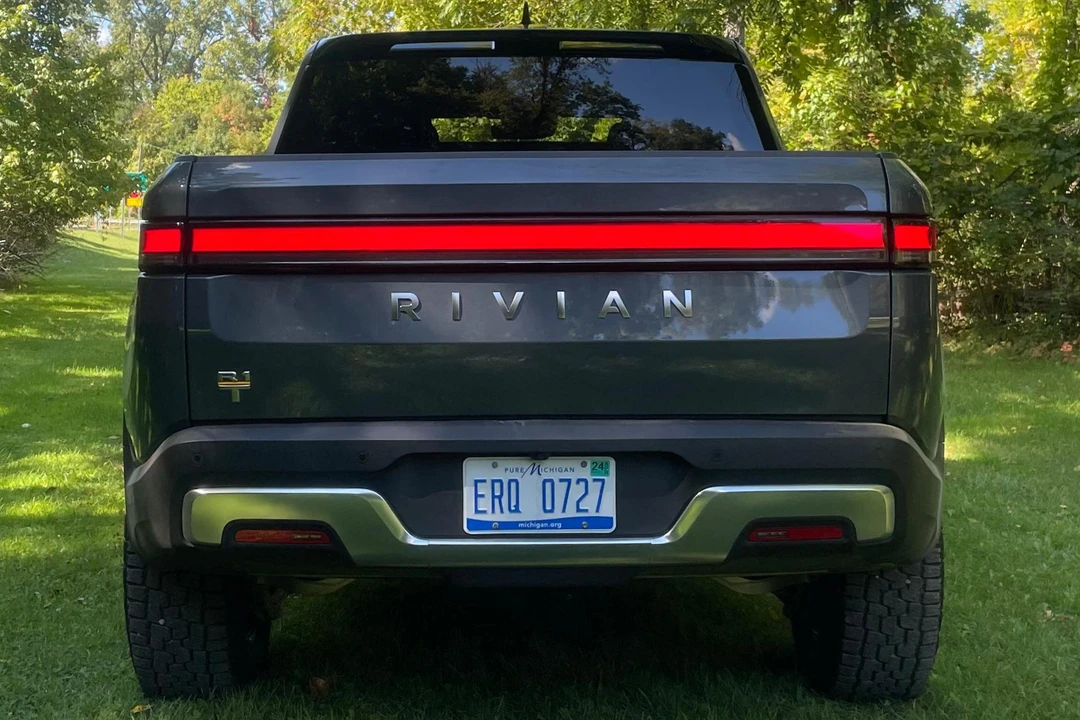 2022 Rivian R1T - Image 5 of 31