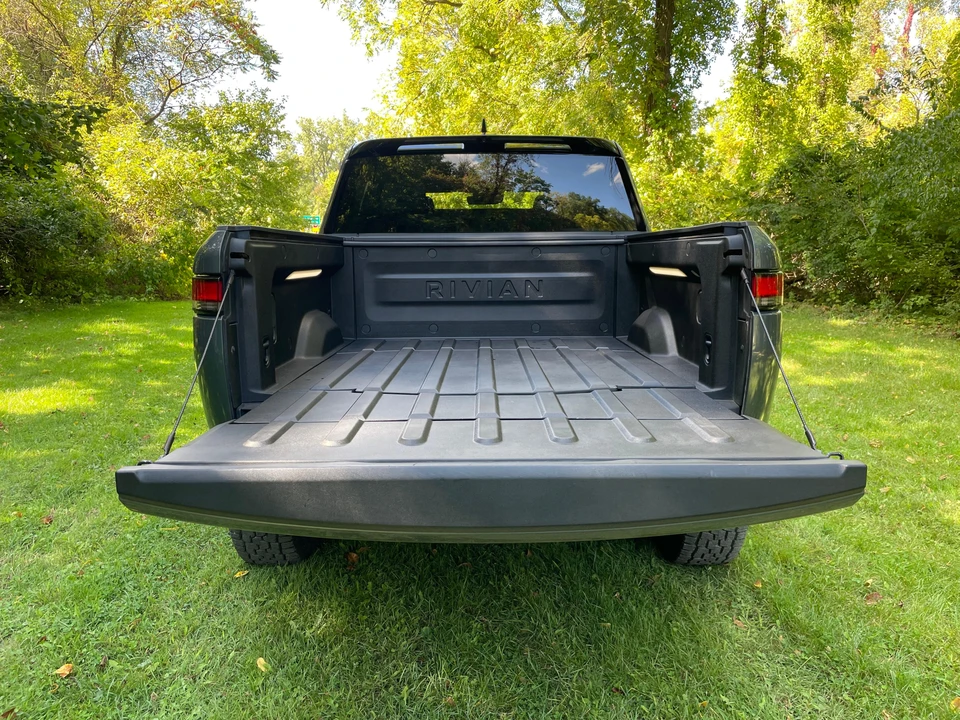 2022 Rivian R1T - Image 12 of 31