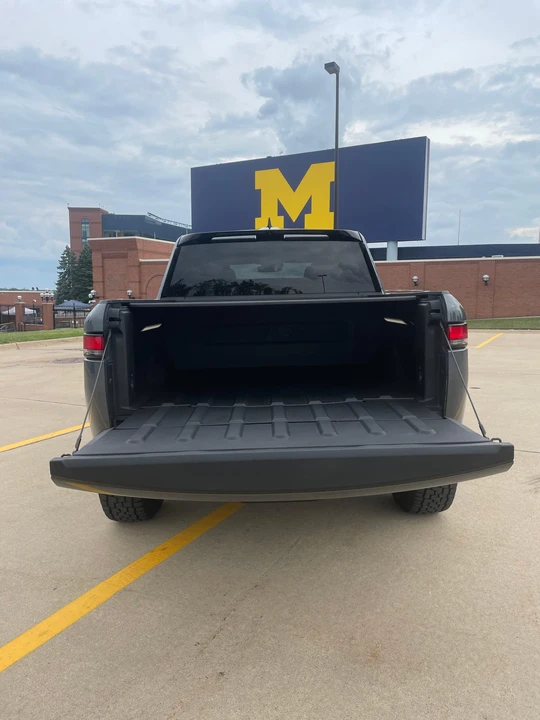 2022 Rivian R1T - Image 10 of 31