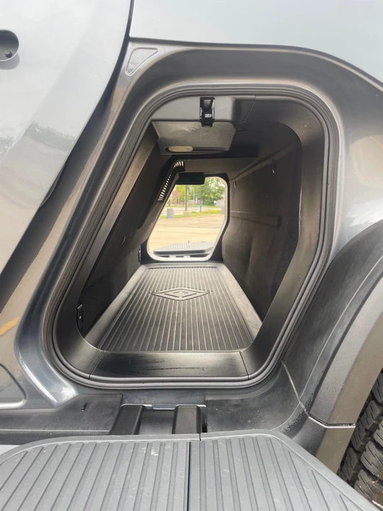 2022 Rivian R1T - Image 27 of 31