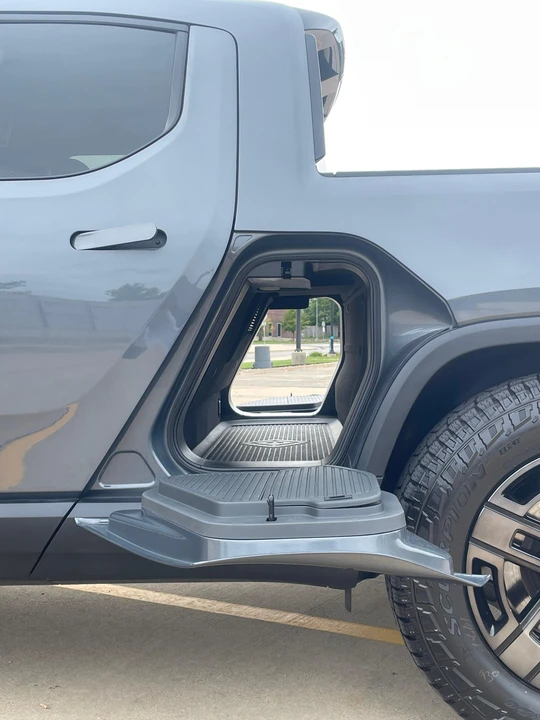 2022 Rivian R1T - Image 26 of 31