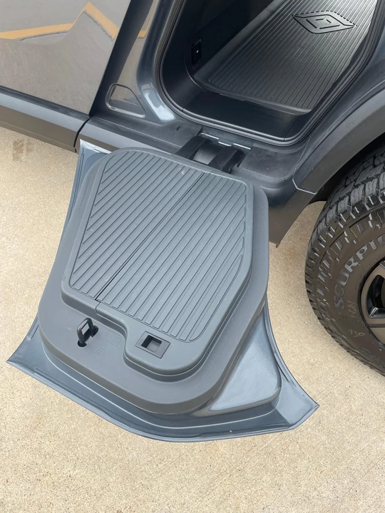 2022 Rivian R1T - Image 28 of 31