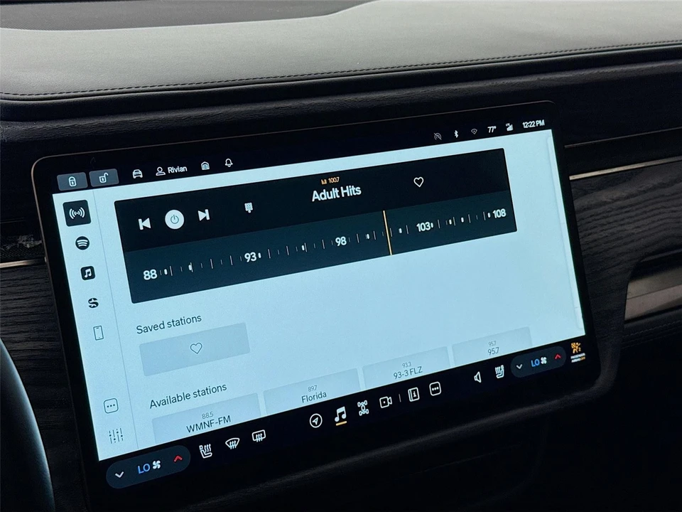 2022 Rivian R1T - Image 8 of 14