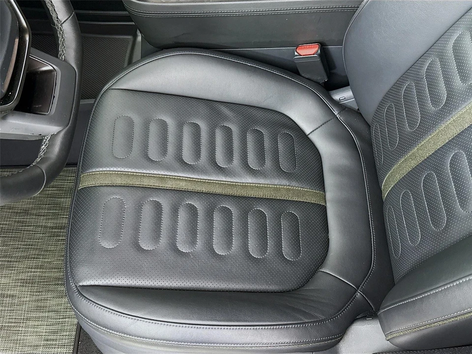 2022 Rivian R1T - Image 11 of 14