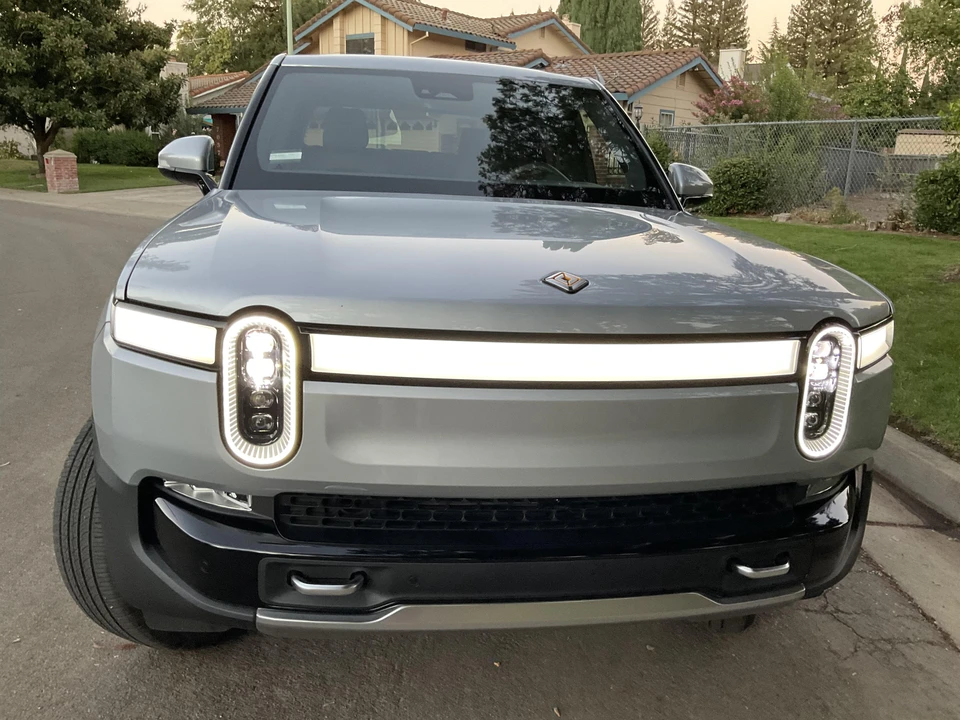 2022 Rivian R1T - Image 7 of 31