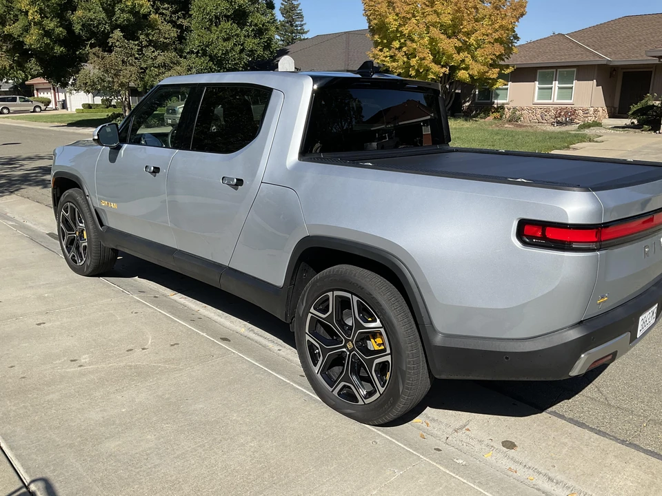2022 Rivian R1T - Image 28 of 31