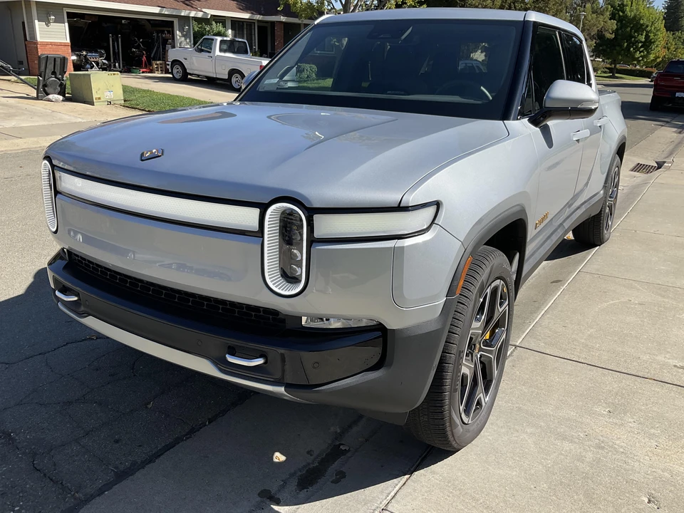 2022 Rivian R1T - Image 9 of 31