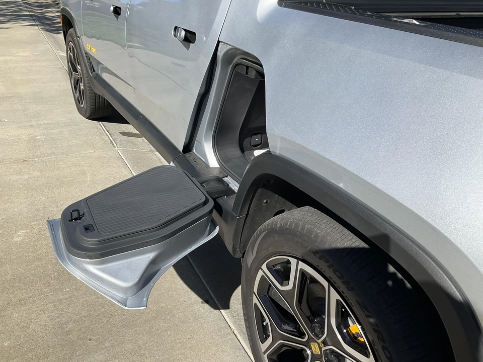 2022 Rivian R1T - Image 27 of 31