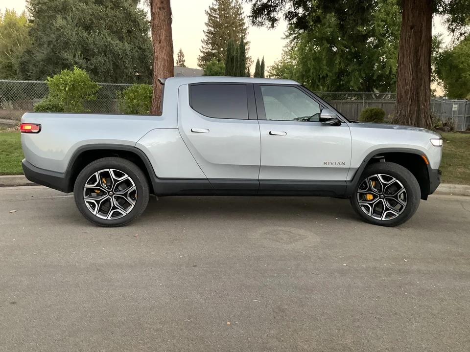 2022 Rivian R1T - Image 20 of 31