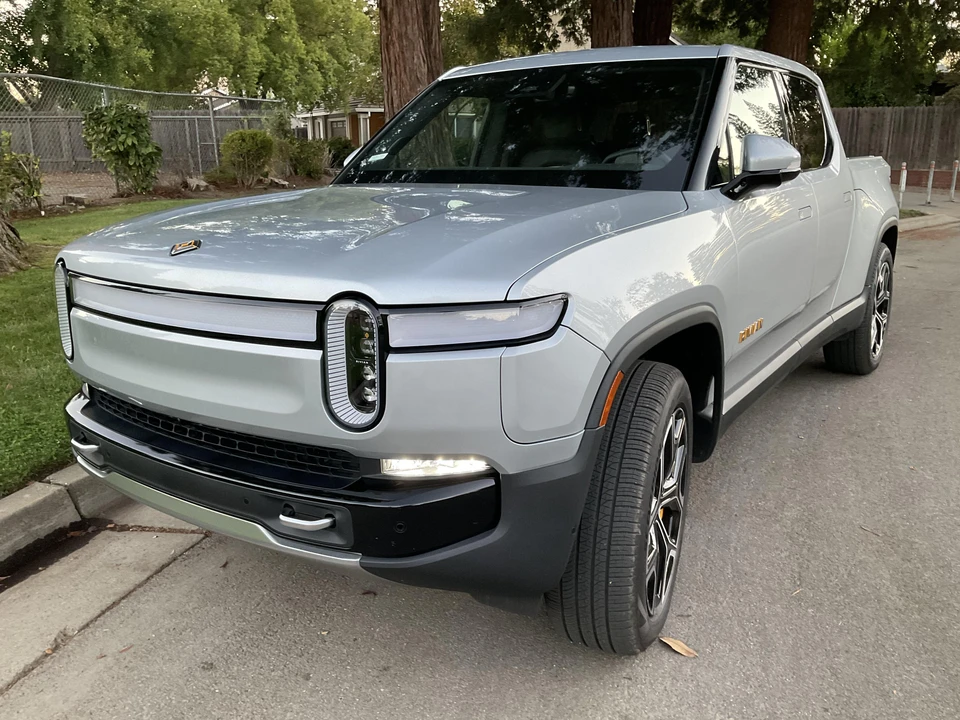 2022 Rivian R1T - Image 10 of 31