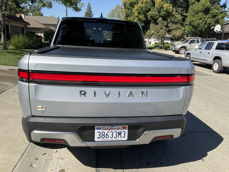 2022 Rivian R1T - Image 15 of 31