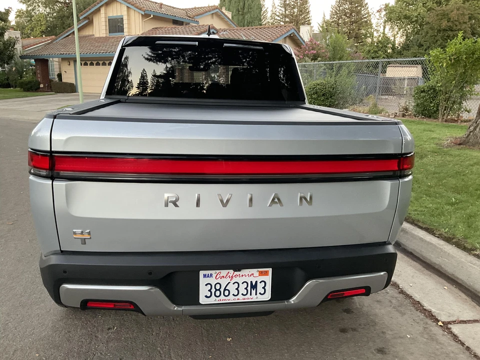 2022 Rivian R1T - Image 16 of 31