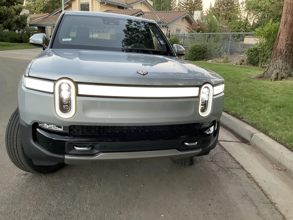 2022 Rivian R1T - Image 6 of 31