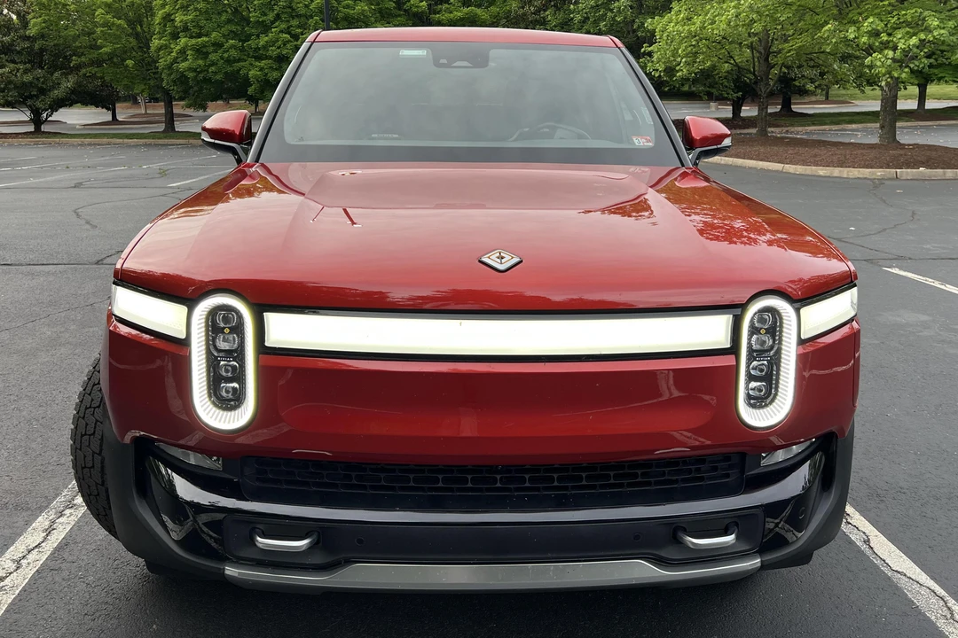 2022 Rivian R1T - Image 2 of 31