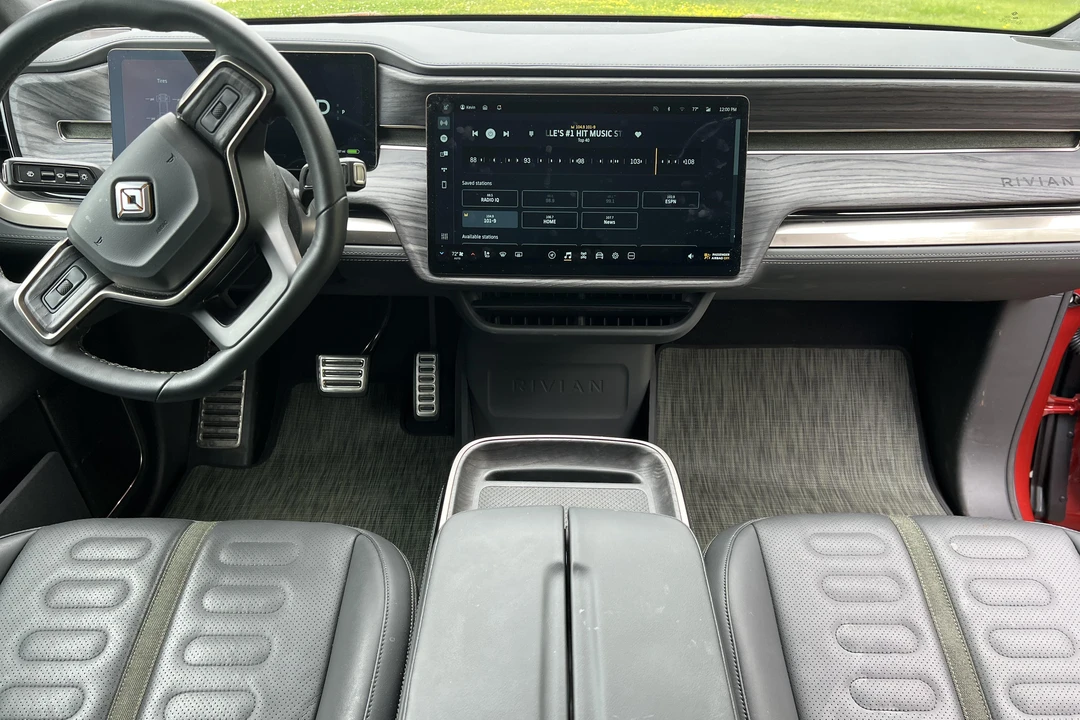 2022 Rivian R1T - Image 30 of 31