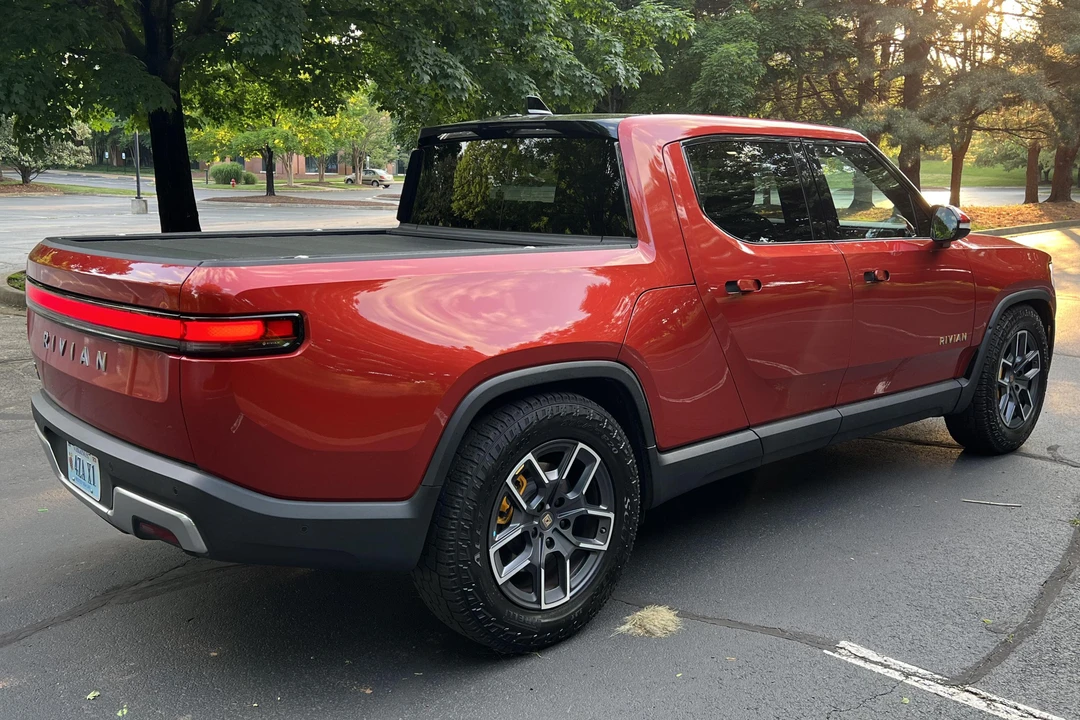 2022 Rivian R1T - Image 4 of 31