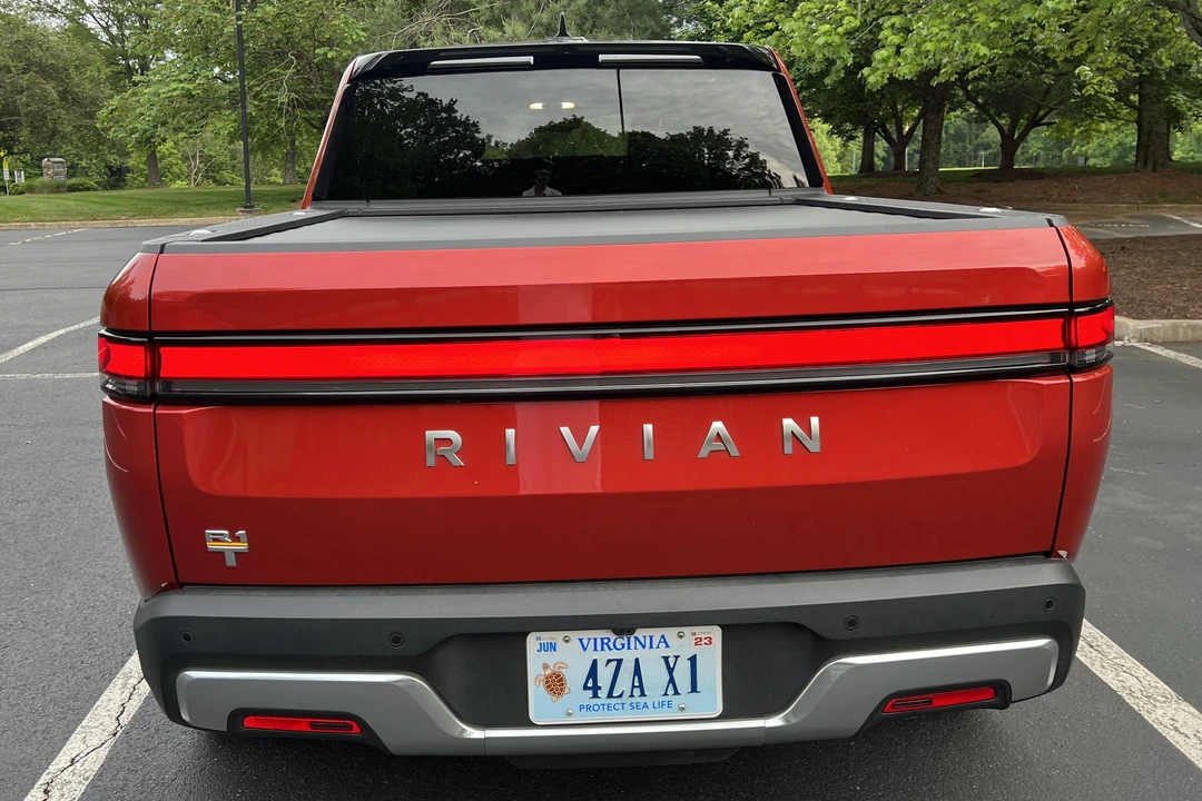 2022 Rivian R1T - Image 5 of 31