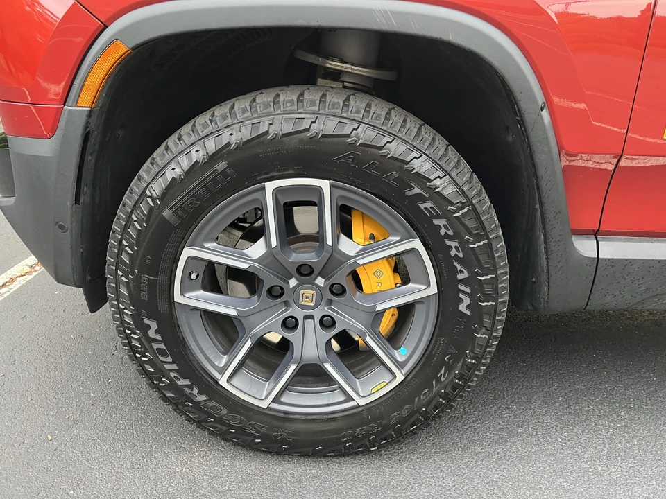2022 Rivian R1T - Image 24 of 31