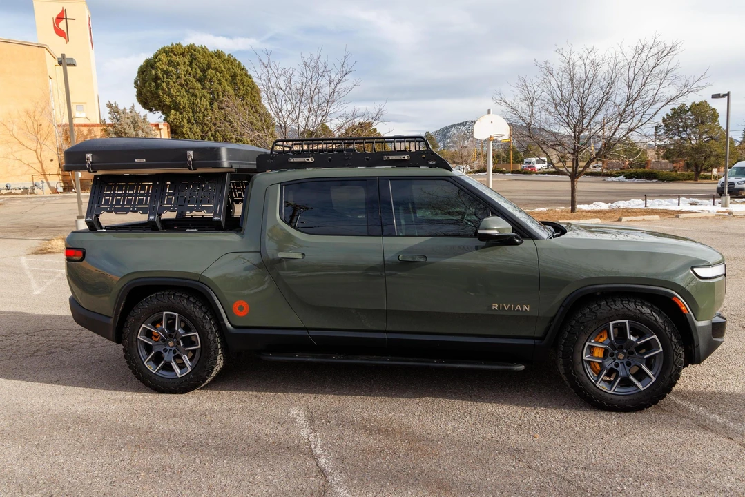 2022 Rivian R1T - Image 17 of 31