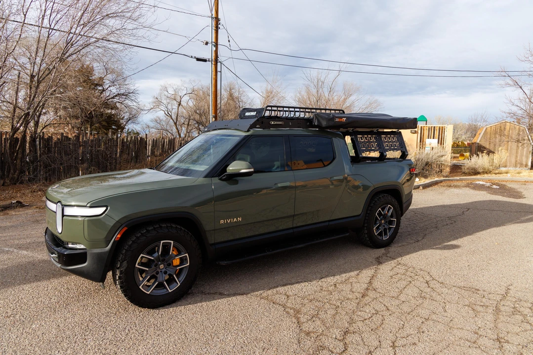 2022 Rivian R1T - Image 9 of 31