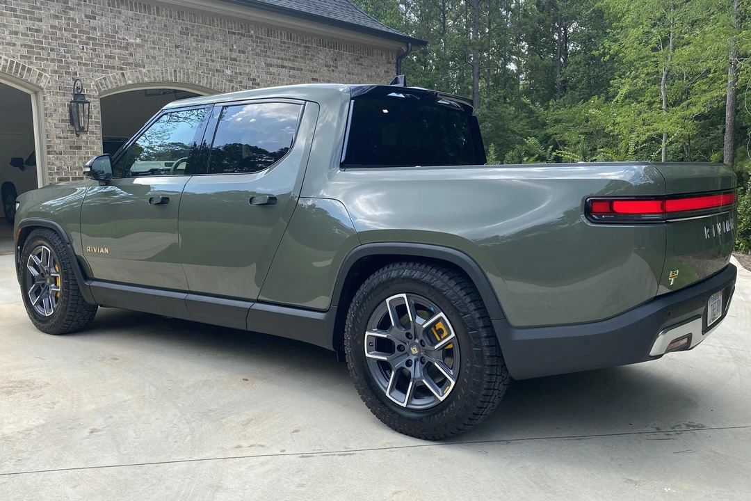 2022 Rivian R1T - Image 4 of 31