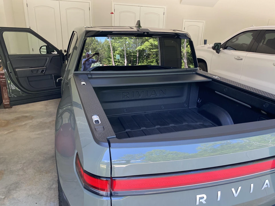 2022 Rivian R1T - Image 27 of 31