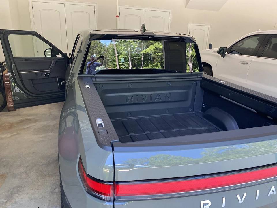 2022 Rivian R1T - Image 28 of 31