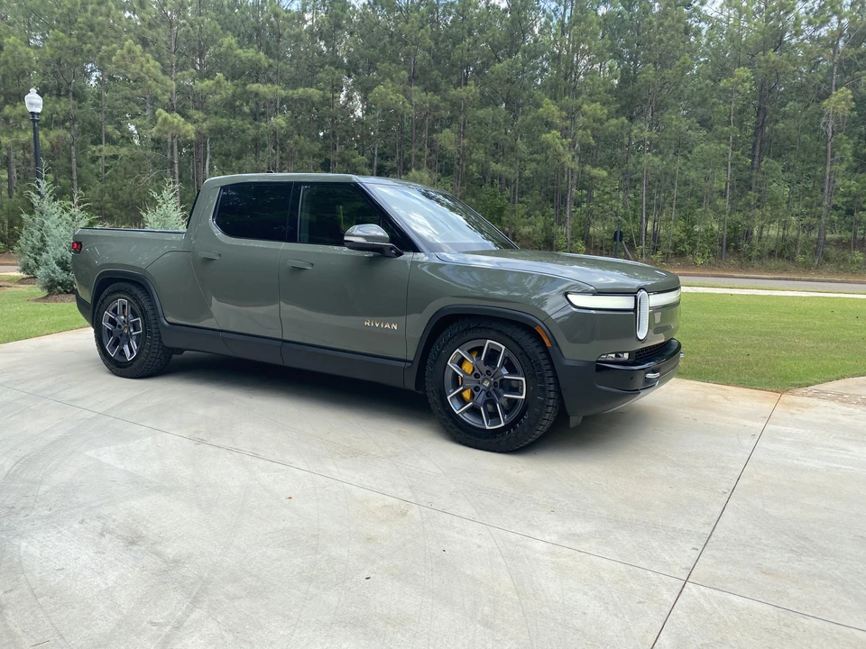2022 Rivian R1T - Image 14 of 31