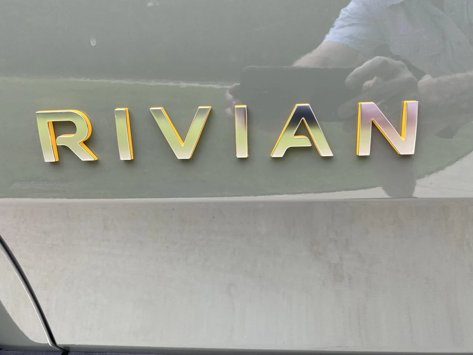 2022 Rivian R1T - Image 20 of 31