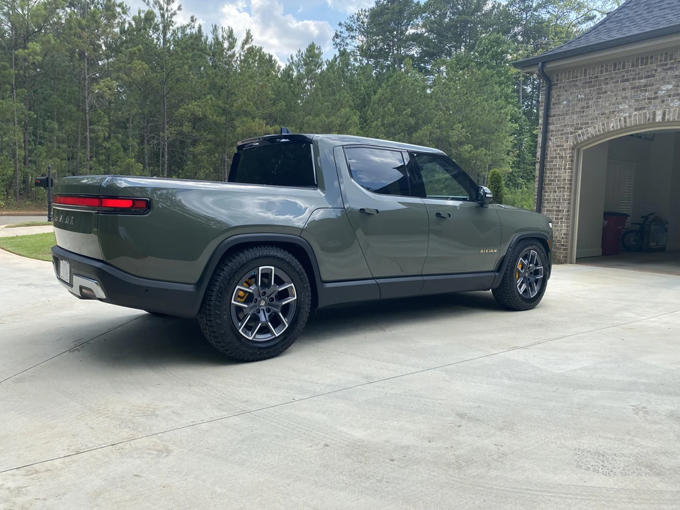 2022 Rivian R1T - Image 12 of 31