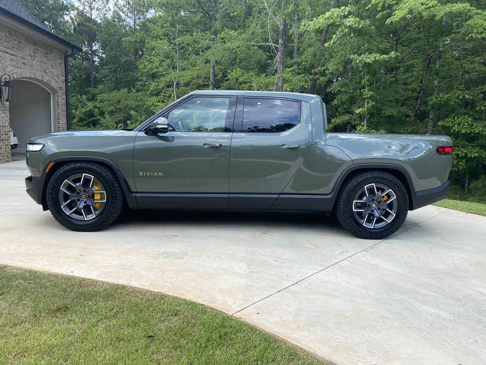 2022 Rivian R1T - Image 8 of 31