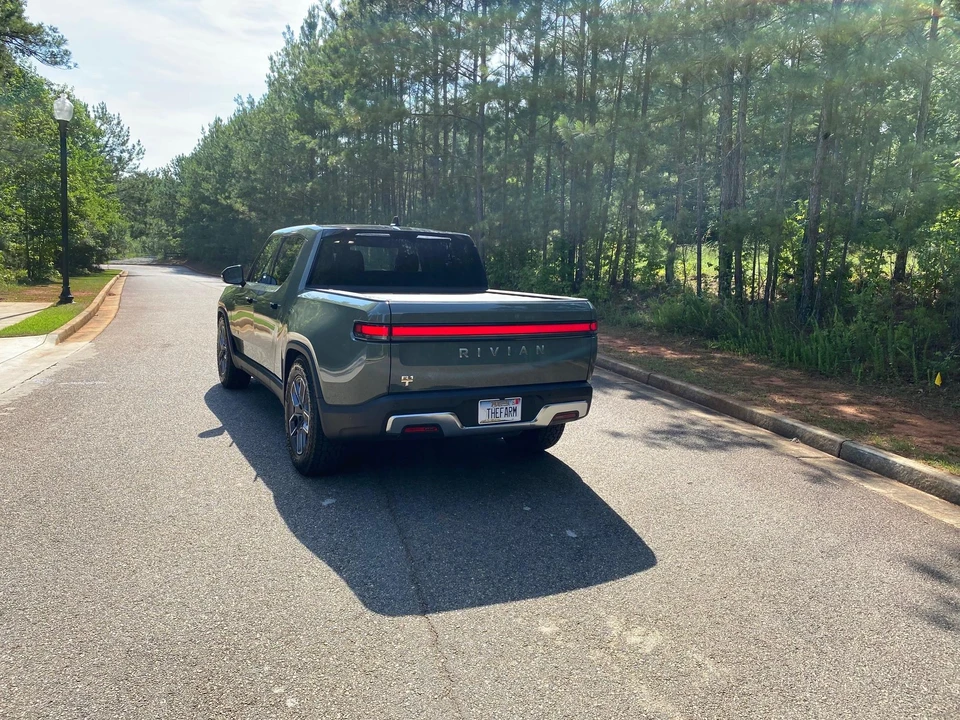 2022 Rivian R1T - Image 11 of 31